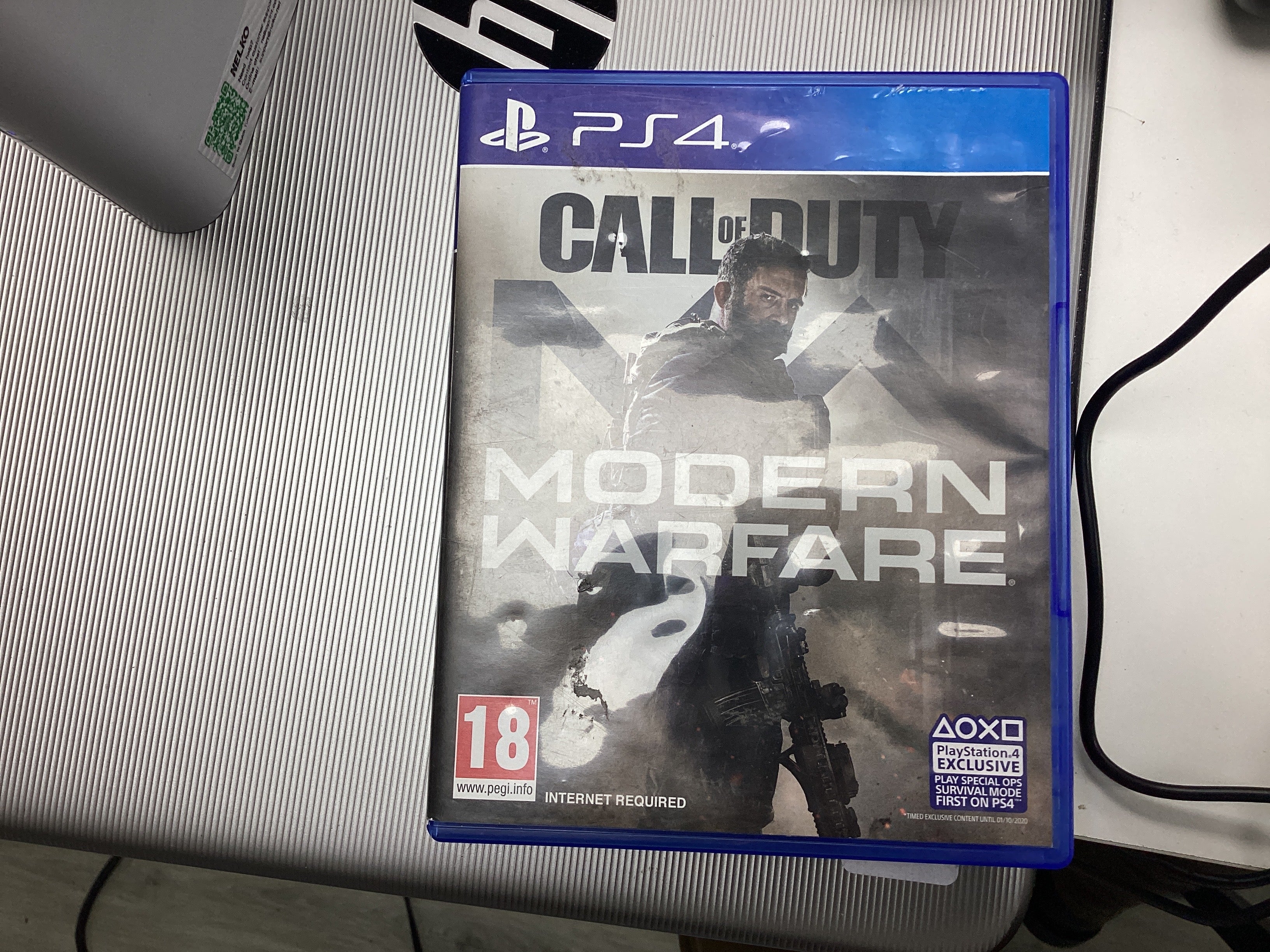 Call of duty modern warfare ps4- pre owned