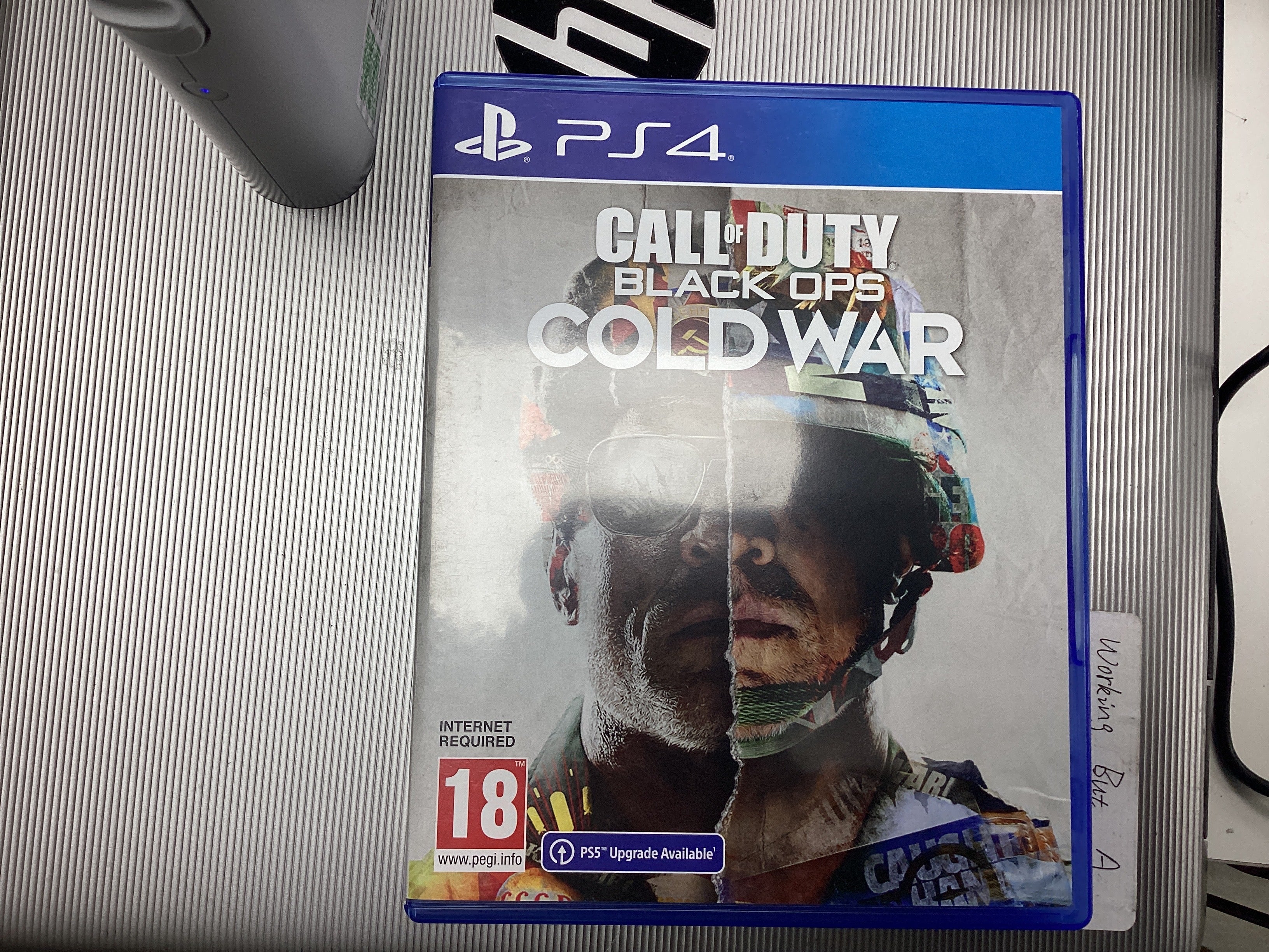 Call of duty modern warfare Cold War ps4- pre owned